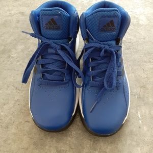 New without tags! Adidas kids sneakers Size 3